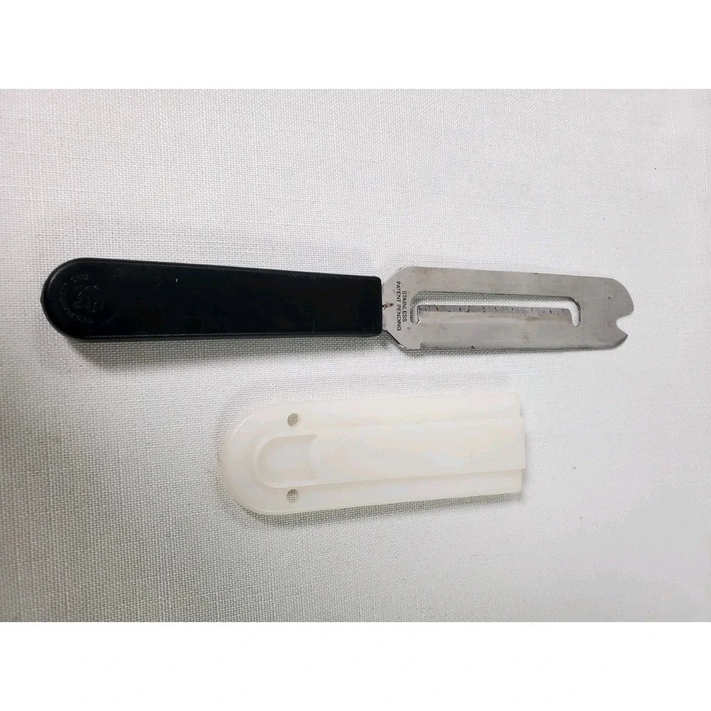 The Pampered Chef Cheese Knife # 1125 Slicer Spreader Stainless‎ W/Sheath